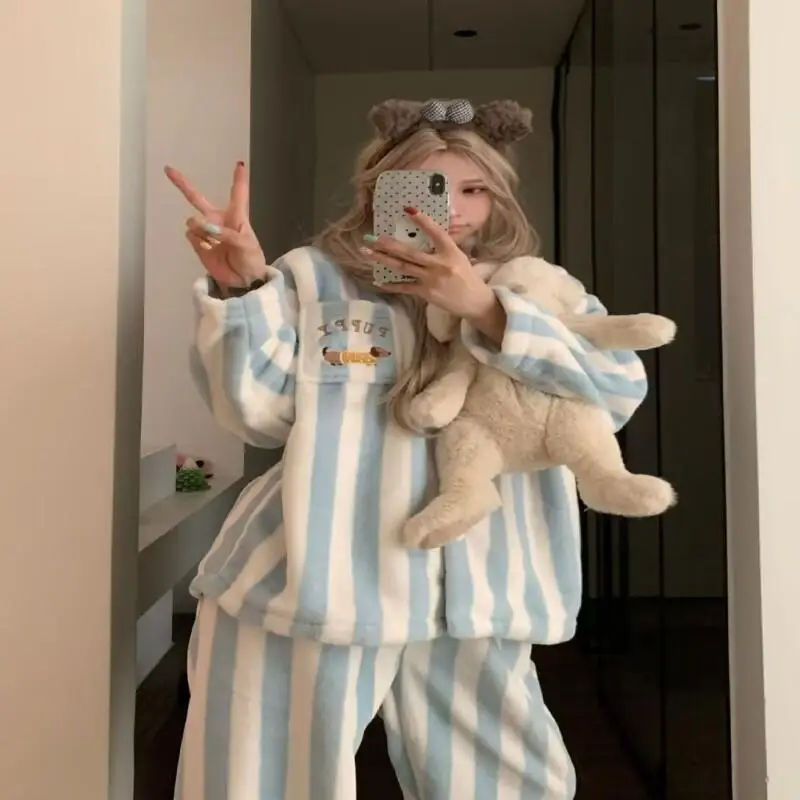 Women's Pajama Set Autumn and Winter Korean Version Coral Fleece Pajamas Comfortable Sleepwear Thick Fleece Flannel Home Clothes
Women's Pajama Set Autumn and Winter Korean Version Coral Fleece Pajamas Comfortable Sleepwear Thick Fleece Flannel Home Clothes