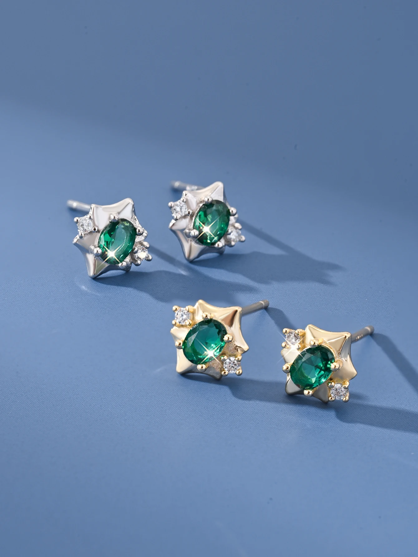 925 Sterling Silver French Retro Palace Geometric Earring For Women, Luxurious Jewelry Accessories With Green Zircon Temperament
925 Sterling Silver French Retro Palace Geometric Earring For Women, Luxurious Jewelry Accessories With Green Zircon Temperament