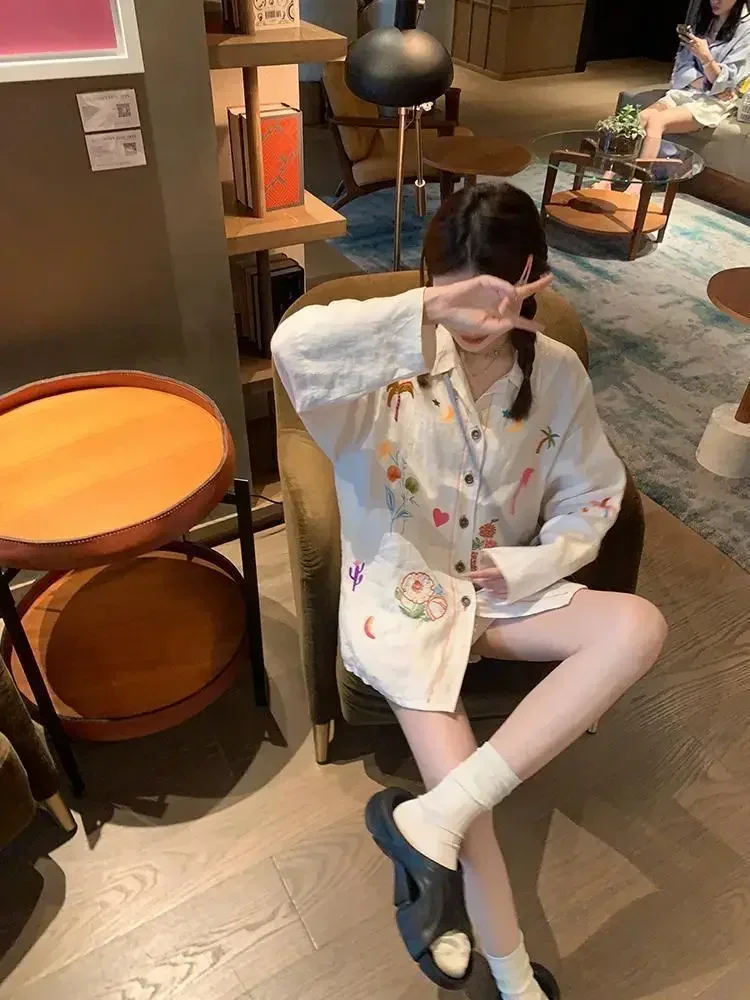 Korobov Sweet Embroidery Loose Shirts Vintage Stripe Lapel Blouses Casual Two Piece Set Korean Fashion Blusa Mujer Moda 2023
Korobov Sweet Embroidery Loose Shirts Vintage Stripe Lapel Blouses Casual Two Piece Set Korean Fashion Blusa Mujer Moda 2023