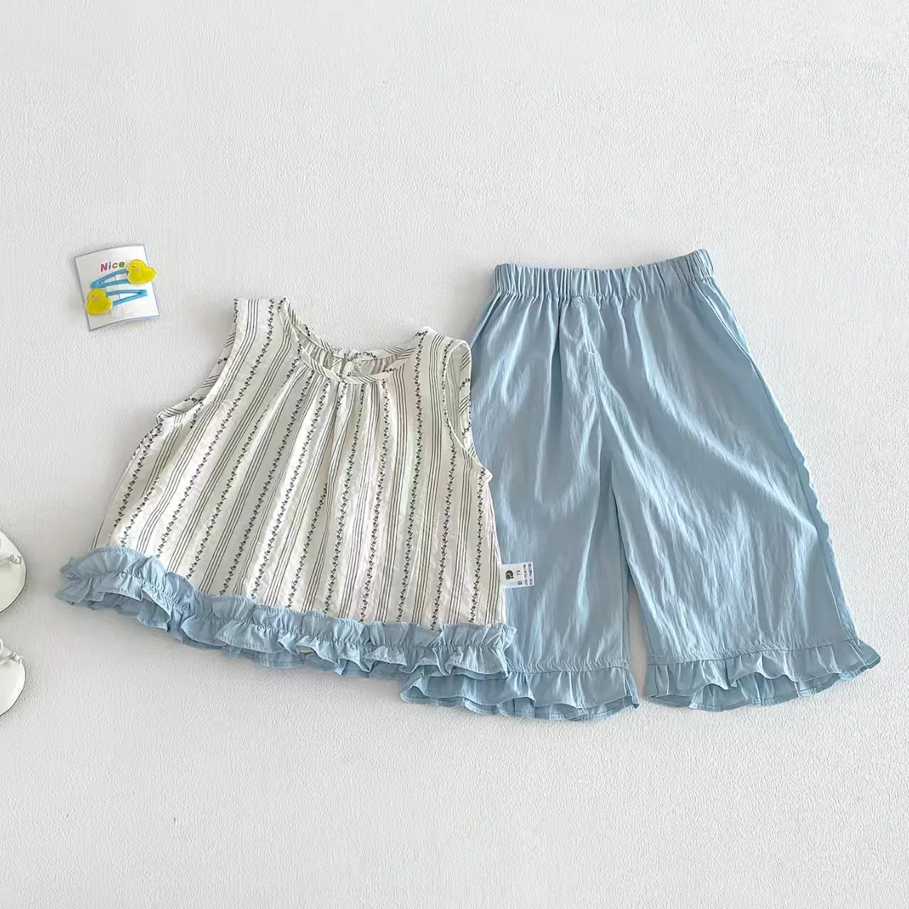 Summer new style baby casual top set for girls-with lace baby jacket and mosquito-proof pants in a two-piece set
Summer new style baby casual top set for girls-with lace baby jacket and mosquito-proof pants in a two-piece set