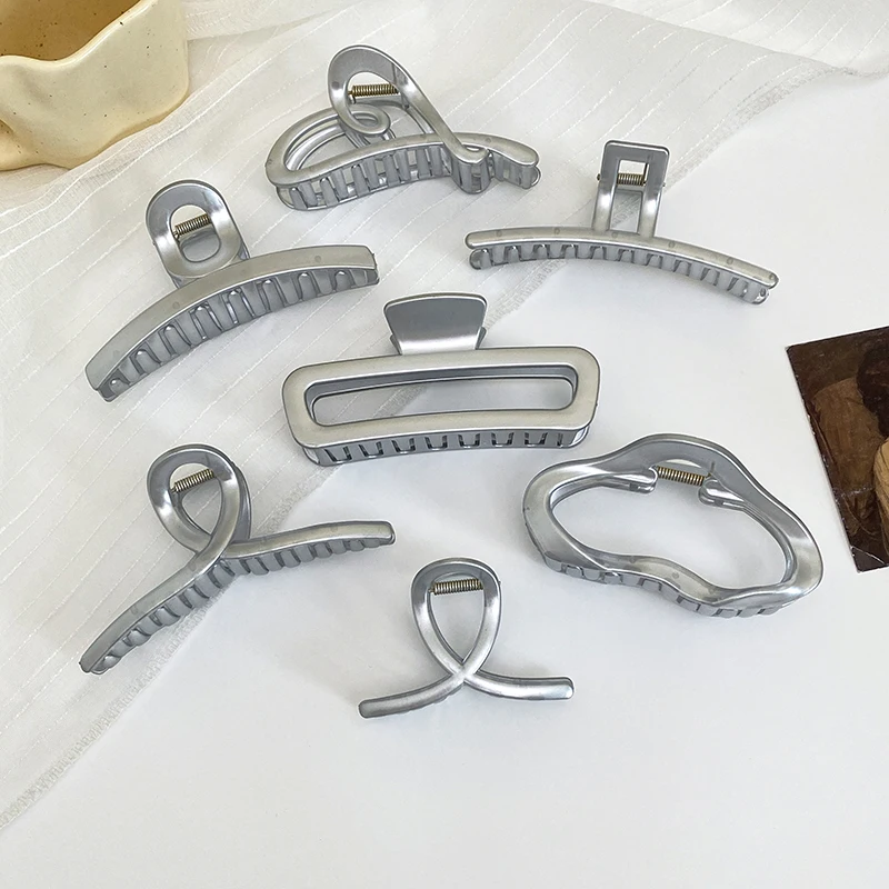 Y2k Silver Geometric Women's Hair Clip Korean Fashion Sweet Hot Girl Style Party Shopping Wig Grab Women's Hair Accessories 2025
Y2k Silver Geometric Women's Hair Clip Korean Fashion Sweet Hot Girl Style Party Shopping Wig Grab Women's Hair Accessories 2025
