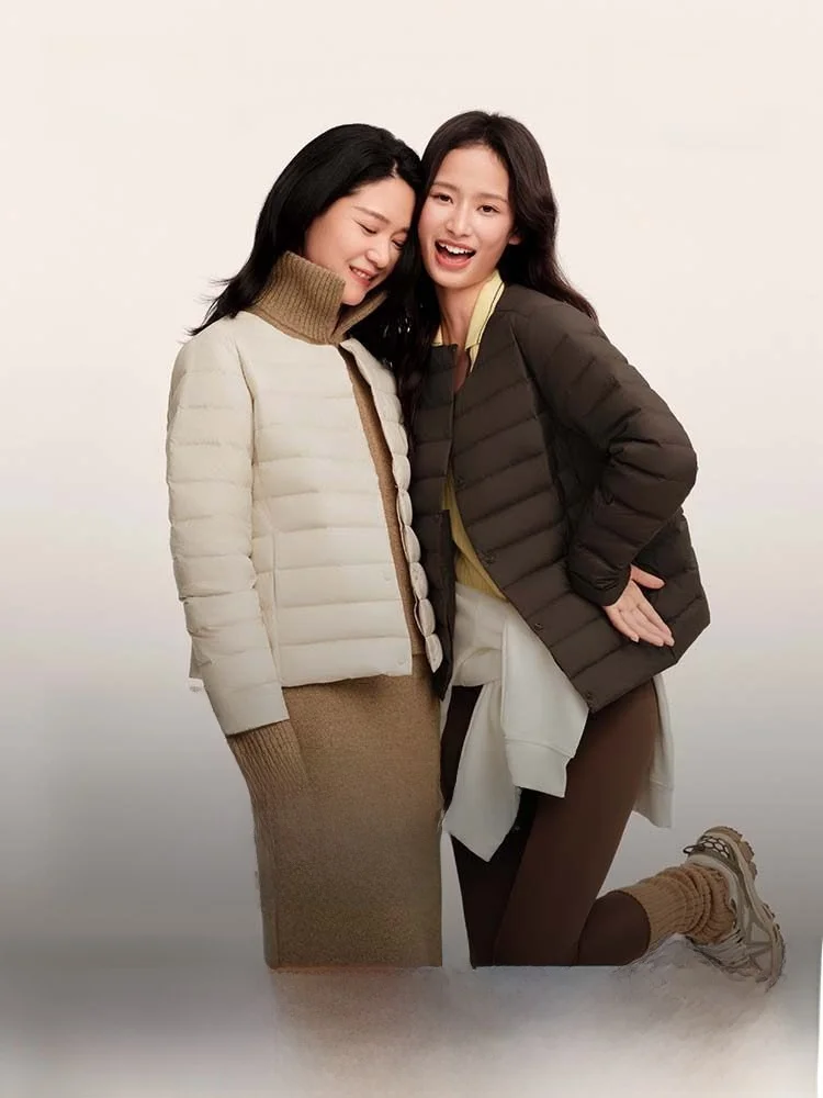 Портативный легкий пуховый жилет Bosideng (90% пуха) для женщин: повседневный, с круглым вырезом, V-образным вырезом, весенне-осенний, модная верхняя одежда
Портативный легкий пуховый жилет Bosideng (90% пуха) для женщин: повседневный, с круглым вырезом, V-образным вырезом, весенне-осенний, модная верхняя одежда