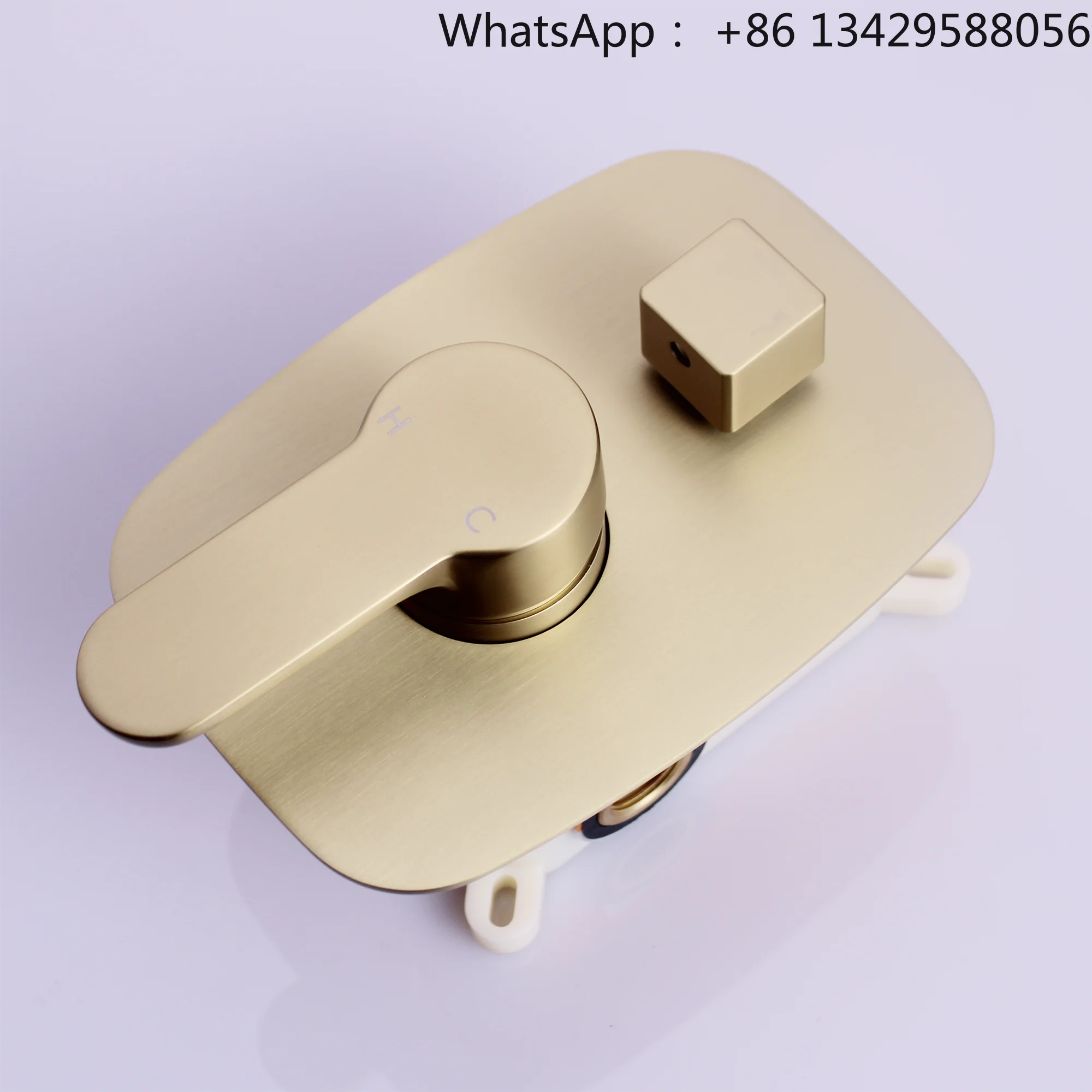 Brushed Gold Eco-Friendly Modern 2 Functions Thermostatic Valve Shower Diverter Brass Shower Faucet Hot Cold Valve Mixer
Brushed Gold Eco-Friendly Modern 2 Functions Thermostatic Valve Shower Diverter Brass Shower Faucet Hot Cold Valve Mixer