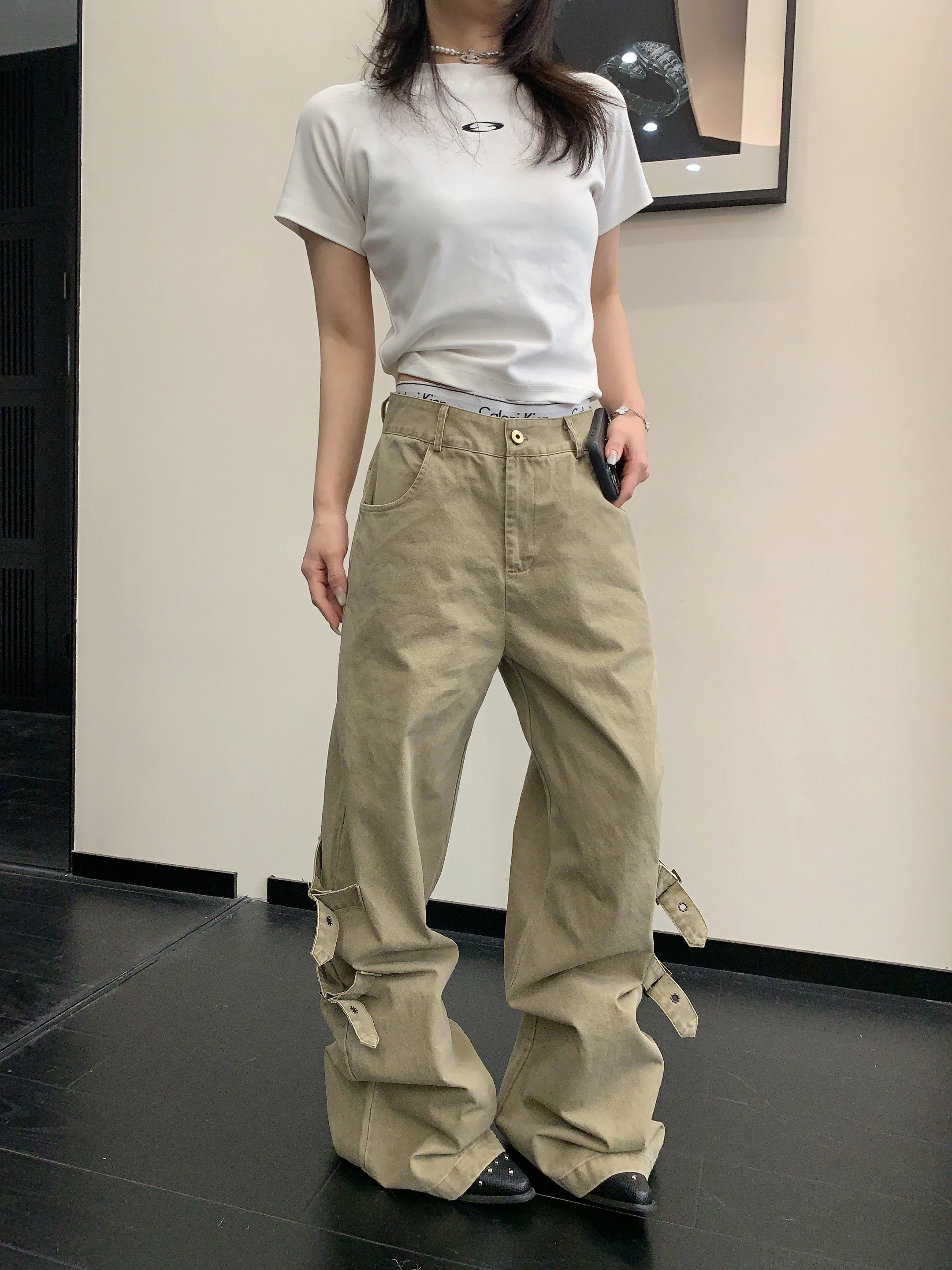 Retro Chic Distressed Wide Leg Casual Pants Women Loose Khaki Straight Leg Trousers Unique Design Long Pants Cotton Material
Retro Chic Distressed Wide Leg Casual Pants Women Loose Khaki Straight Leg Trousers Unique Design Long Pants Cotton Material