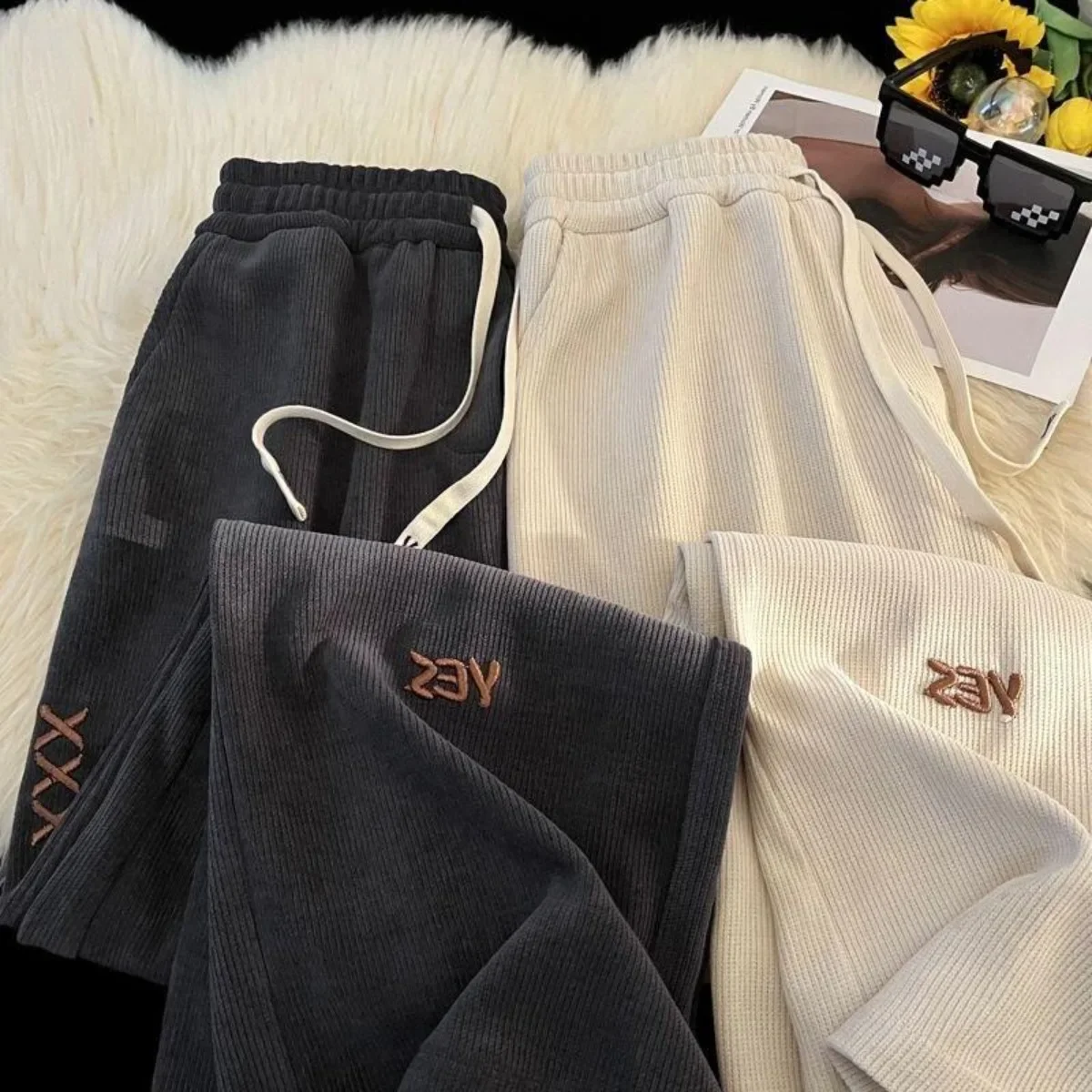 Men Fashion Solid Color Pants Loose Fit Mid-Waist Loose Sport Pants Men Commuter Wear Breathable Loose Trousers Work Wear
Men Fashion Solid Color Pants Loose Fit Mid-Waist Loose Sport Pants Men Commuter Wear Breathable Loose Trousers Work Wear
