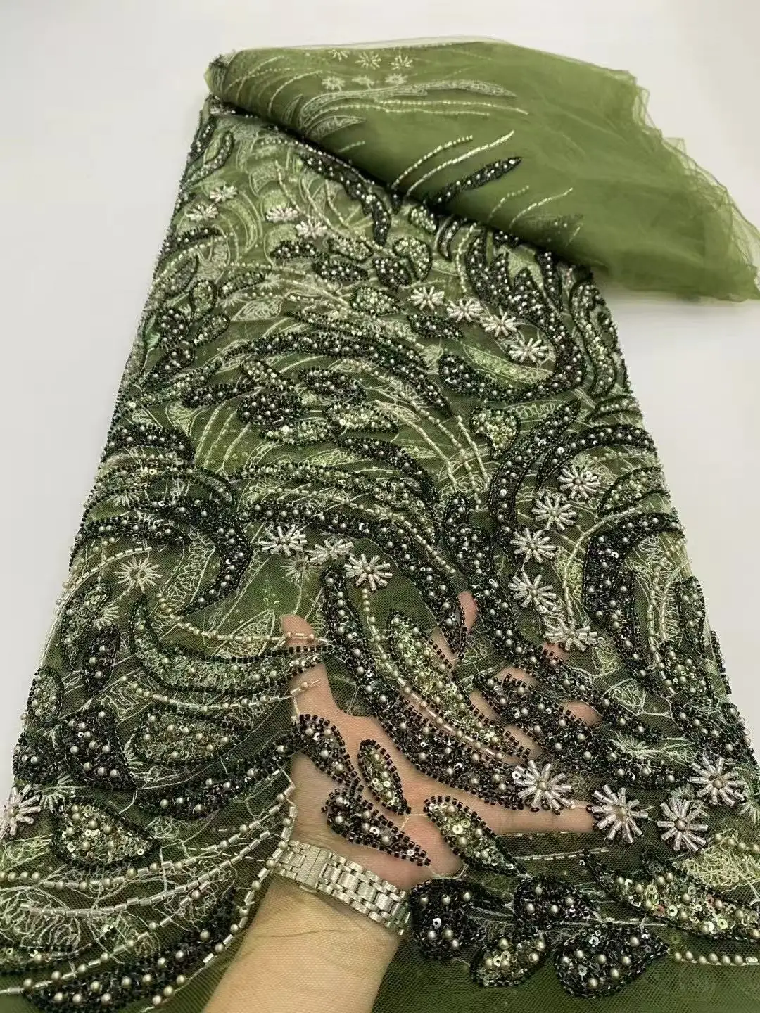 Latest Hot Sale Fashion Africa Lace Fabric High Quality Handmade Embroidery Lace With Beads Sequins Party For Wedding Dress
Latest Hot Sale Fashion Africa Lace Fabric High Quality Handmade Embroidery Lace With Beads Sequins Party For Wedding Dress