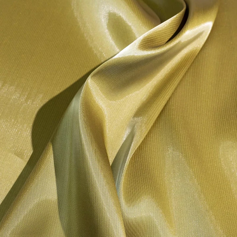 Ультраглянцевая кристально-сатиновая жидкая металлическая ткань желто-зеленого цвета, устойчивая к сминанию, для дизайнерских платьев и пошива одежды
Ультраглянцевая кристально-сатиновая жидкая металлическая ткань желто-зеленого цвета, устойчивая к сминанию, для дизайнерских платьев и пошива одежды
