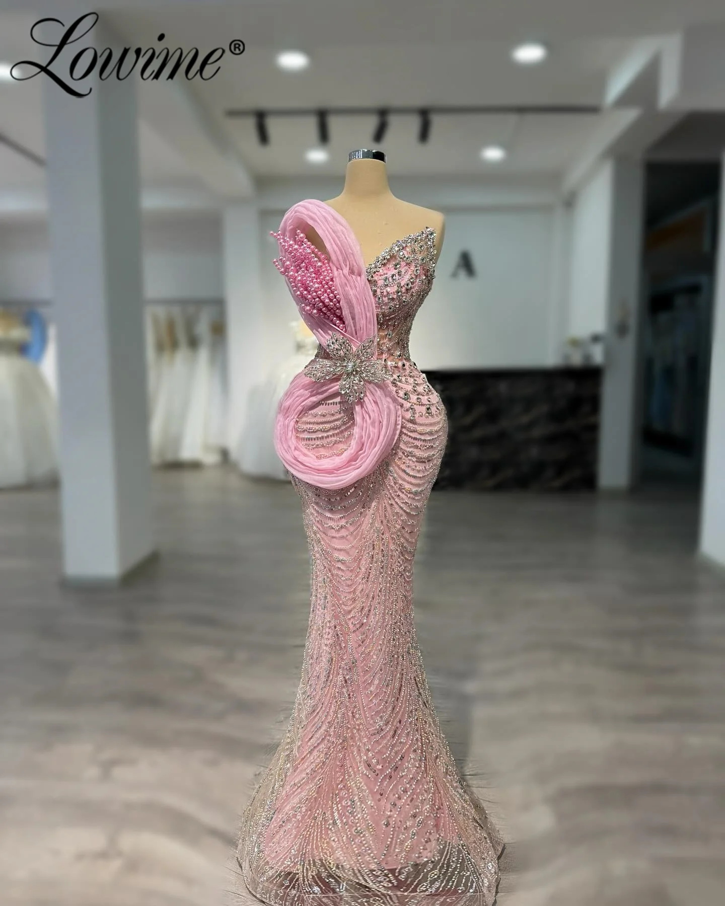 Удивительное розовое вечернее платье с цветочным узором для свадьбы, арабские вечерние платья с жемчугом и кристаллами, платья для выпускного вечера по индивидуальному заказу
Удивительное розовое вечернее платье с цветочным узором для свадьбы, арабские вечерние платья с жемчугом и кристаллами, платья для выпускного вечера по индивидуальному заказу