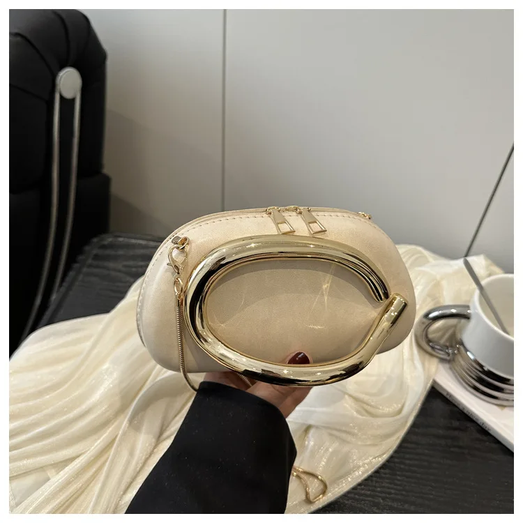 Versatile 2025 Solid Color Bag for Women, Spacious Shoulder Bag with Metal Handle, Chain Strap Clutch for Events & Outings
Versatile 2025 Solid Color Bag for Women, Spacious Shoulder Bag with Metal Handle, Chain Strap Clutch for Events & Outings