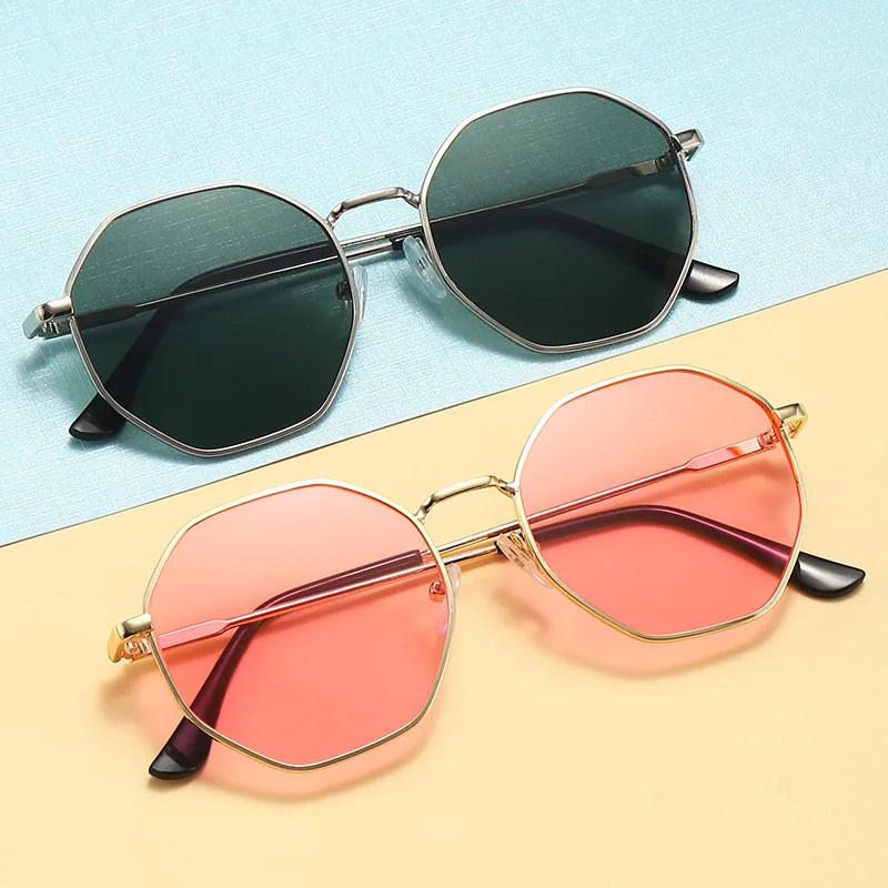 Fashion Retro Full Frame Sunglasses Metal Frame Fashion Sunglasses Men and Women Travel Street Shooting Sun-Shade Glasses
Fashion Retro Full Frame Sunglasses Metal Frame Fashion Sunglasses Men and Women Travel Street Shooting Sun-Shade Glasses
