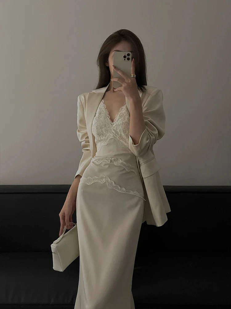 plus Size Lace V-Neck Tank Top And Skirt Two-Piece Set Women's Loose Suit Outerwear Autumn Elegance Korean Style Casual Wear
plus Size Lace V-Neck Tank Top And Skirt Two-Piece Set Women's Loose Suit Outerwear Autumn Elegance Korean Style Casual Wear