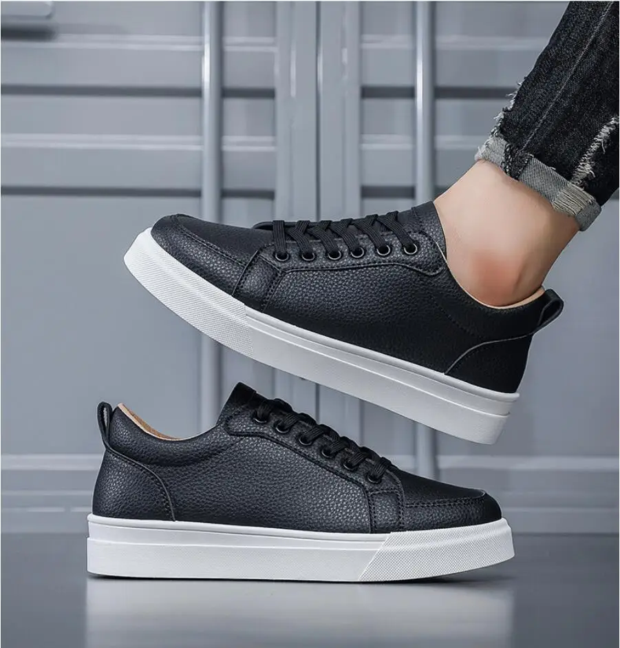 Новая корейская версия, мужские белые туфли, модная универсальная студенческая повседневная спортивная обувь, мужские туфли для доски, кожаные повседневные кроссовки
Новая корейская версия, мужские белые туфли, модная универсальная студенческая повседневная спортивная обувь, мужские туфли для доски, кожаные повседневные кроссовки