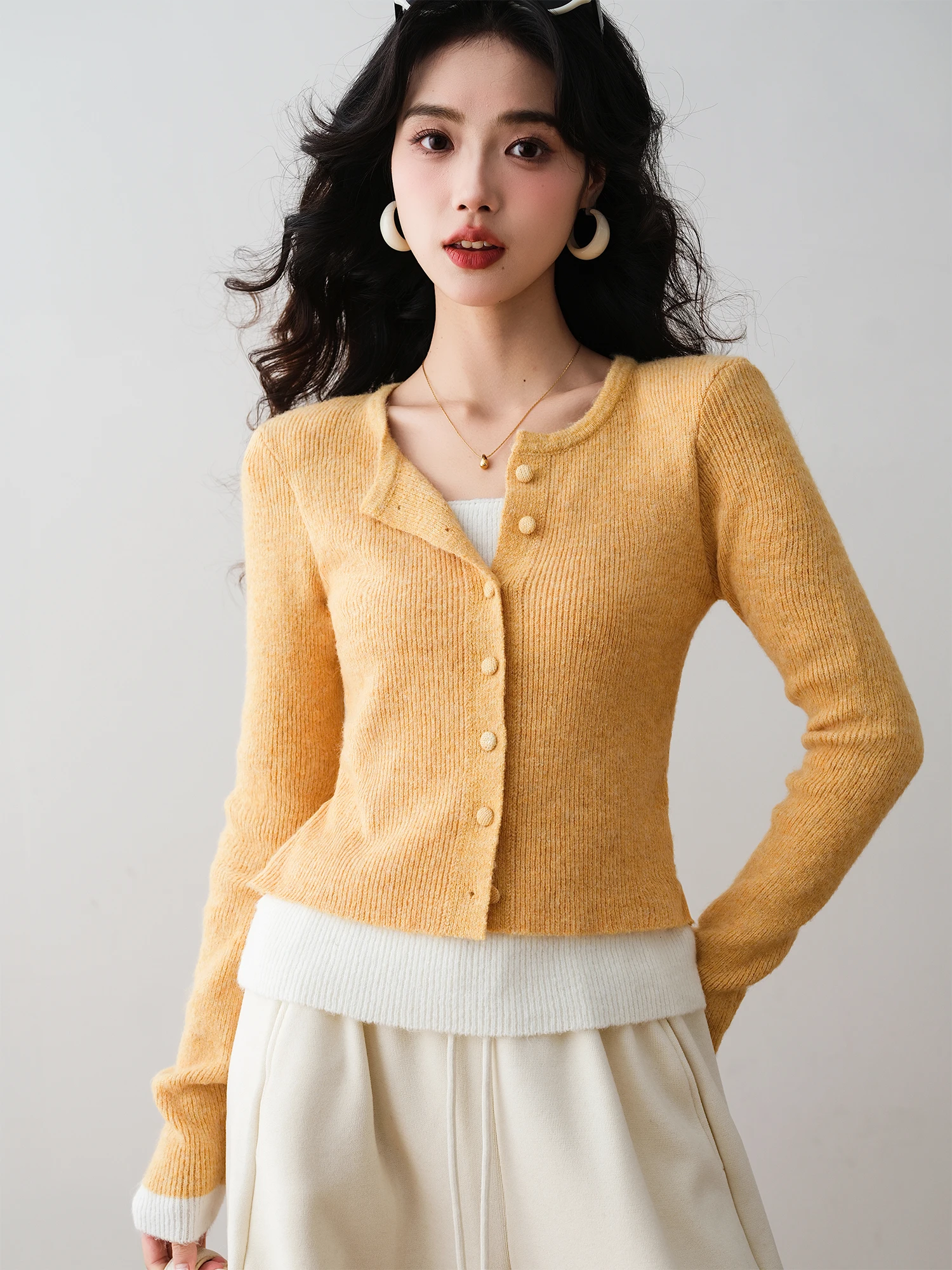 Slim Fit Knitted Cardigan round Neck Button up Sweater Versatile Winter Outerwear for Women RONRON Old Money Style Long Sleeve
Slim Fit Knitted Cardigan round Neck Button up Sweater Versatile Winter Outerwear for Women RONRON Old Money Style Long Sleeve