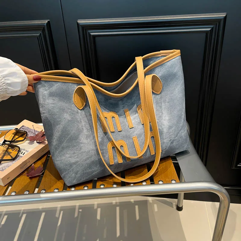 2025 Versatile Commuter Tote Bag, Fashion Underarm Purse for Women, Outdoor Shoulder Bag, Minimalist Day-to-Night Bag
2025 Versatile Commuter Tote Bag, Fashion Underarm Purse for Women, Outdoor Shoulder Bag, Minimalist Day-to-Night Bag