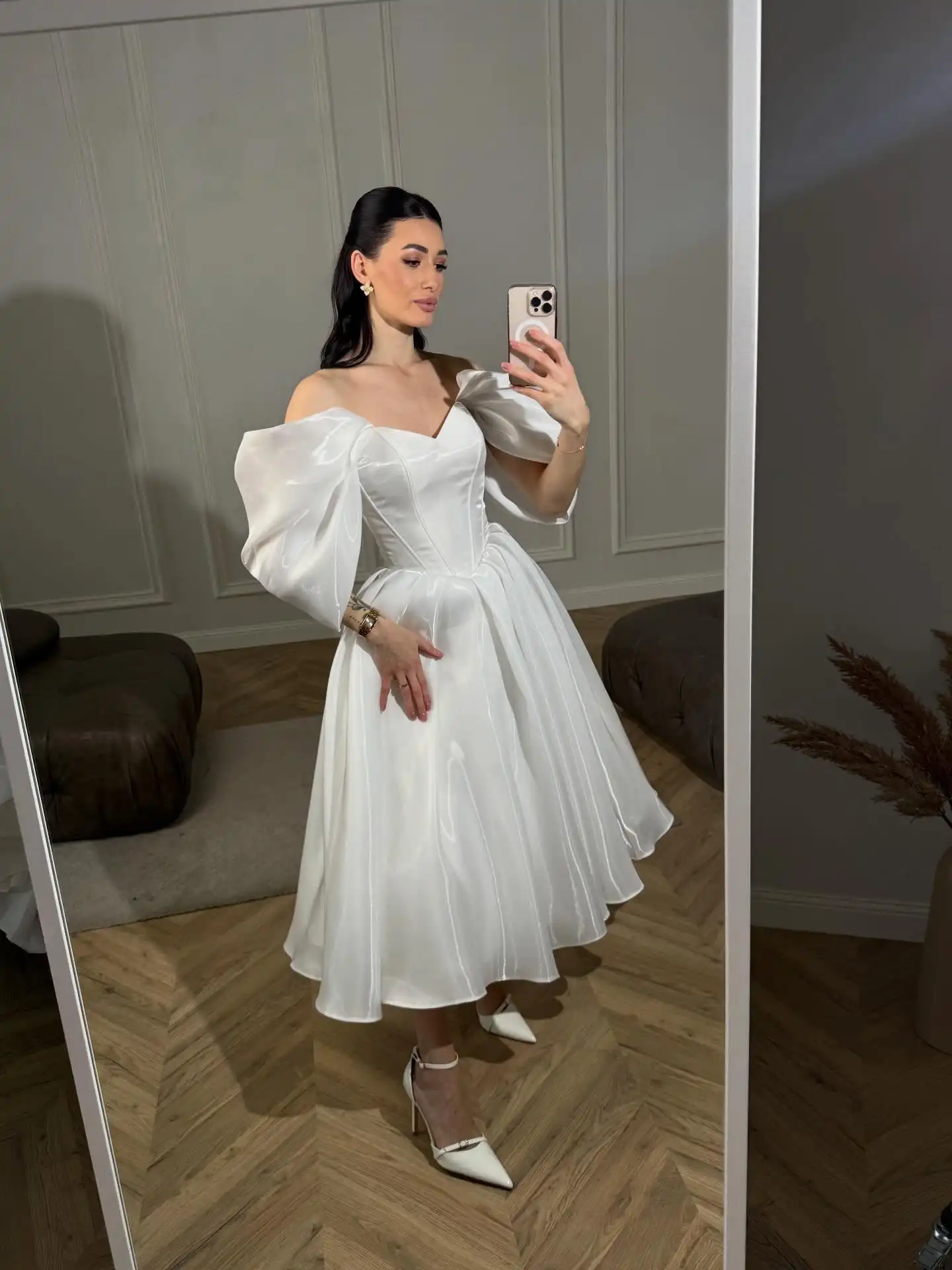 Off Shoulder White Satin Midi Prom Dress with Puff Sleeves Bridal Gown for Women Wedding Reception Evening Party Customized
Off Shoulder White Satin Midi Prom Dress with Puff Sleeves Bridal Gown for Women Wedding Reception Evening Party Customized