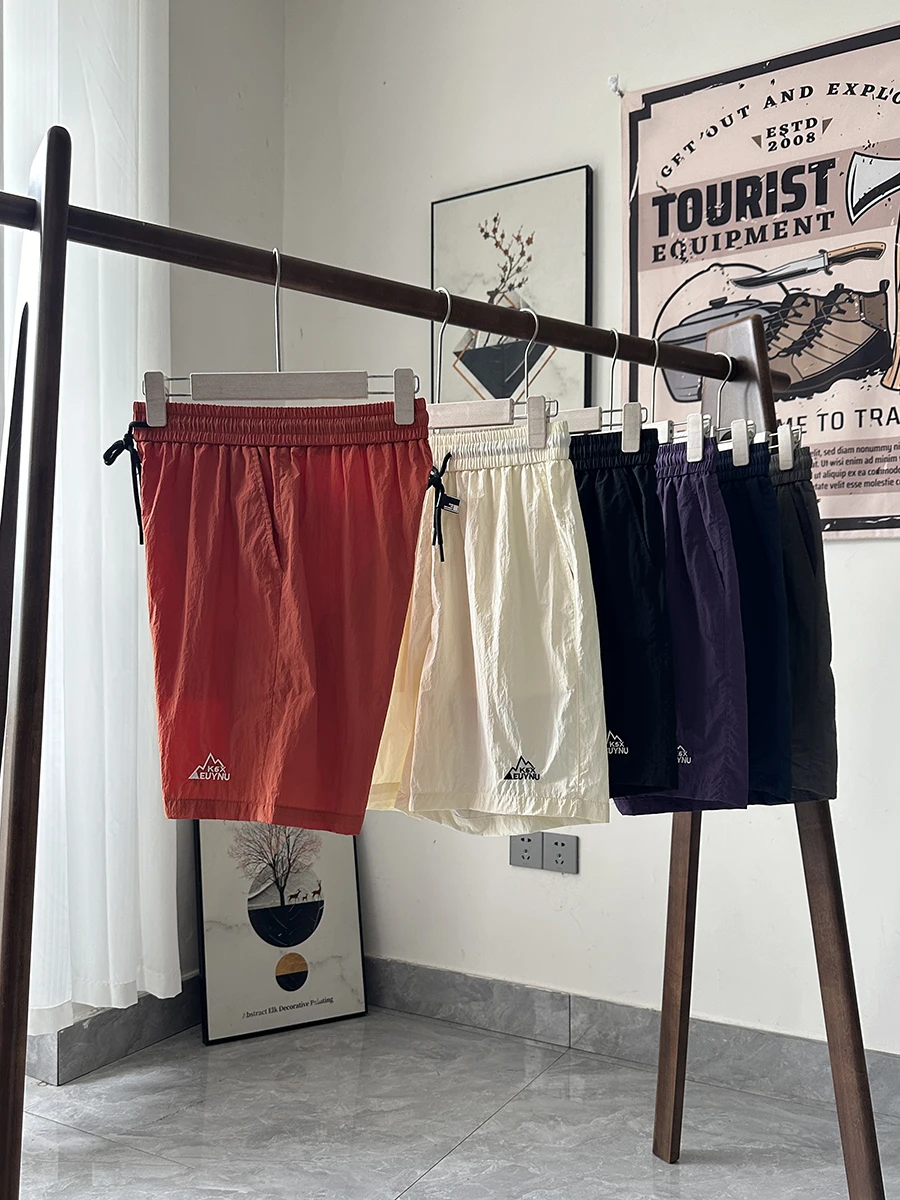 Outdoor Men's Fashionable Beach Shorts Five-Quarter Length Elastic Waist Sports Casual Pants Straight Leg Nylon Youthwear
Outdoor Men's Fashionable Beach Shorts Five-Quarter Length Elastic Waist Sports Casual Pants Straight Leg Nylon Youthwear