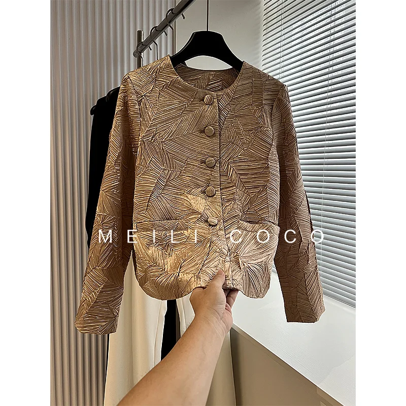 Versatile Round Neck Long Sleeve Single-breasted Design Women's Short Jacket 2024 Fall New Pleated Fashion Quality Slim Tops
Versatile Round Neck Long Sleeve Single-breasted Design Women's Short Jacket 2024 Fall New Pleated Fashion Quality Slim Tops