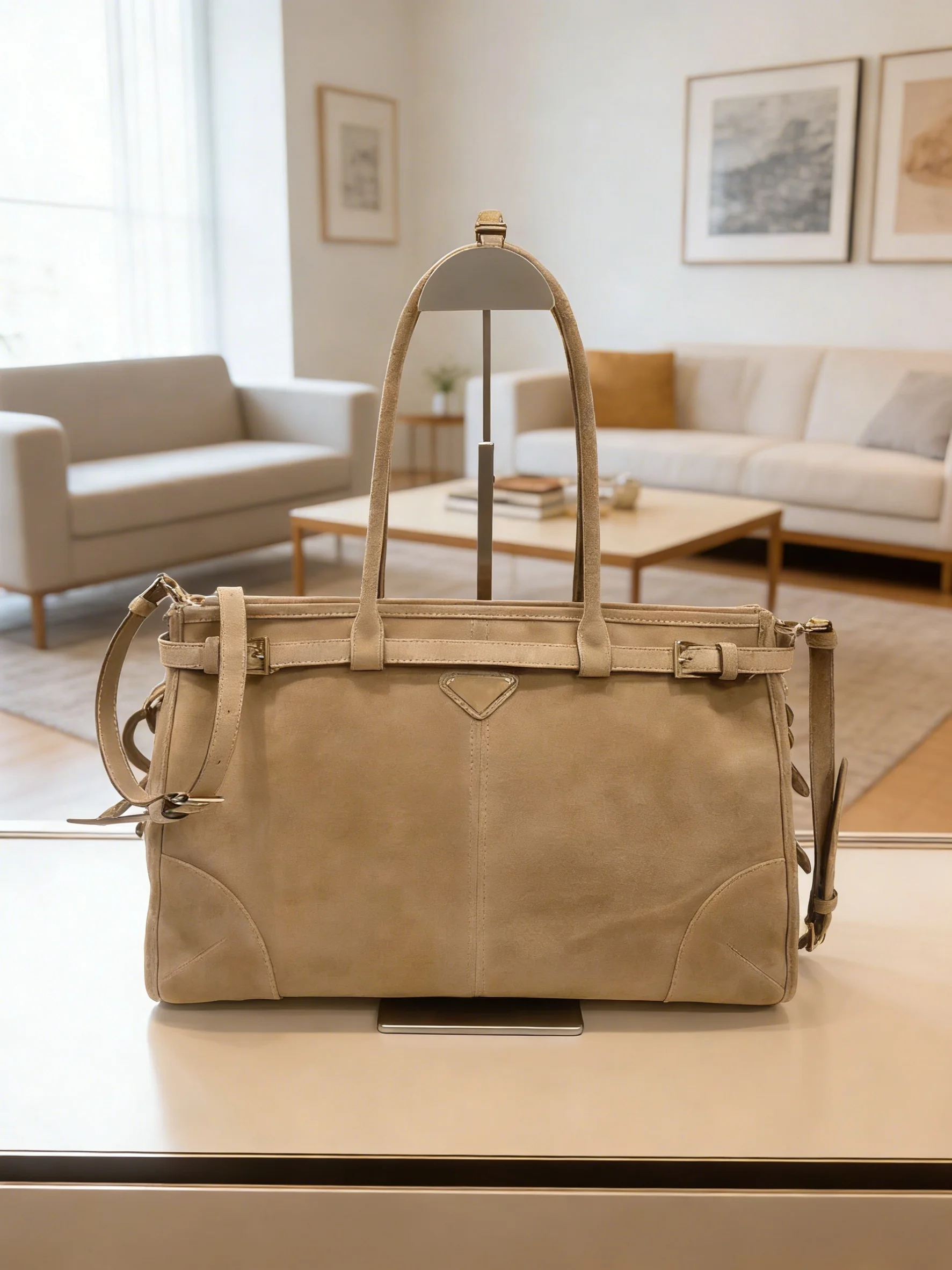 Новая замшевая большая сумка Camel | Сумка через плечо с верхней ручкой | Повседневная сумка большой вместимости в стиле ретро для ежедневного использования/путешествий
Новая замшевая большая сумка Camel | Сумка через плечо с верхней ручкой | Повседневная сумка большой вместимости в стиле ретро для ежедневного использования/путешествий