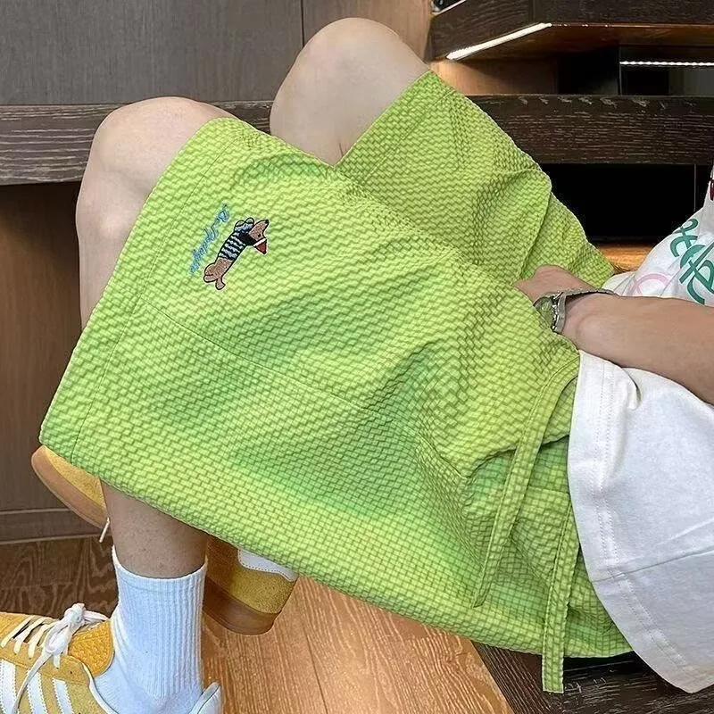 Новые летние простые повседневные шорты с пузырьковой сеткой, мужские модные брендовые дышащие спортивные брюки с пятью четвертью, свободные пляжные брюки
Новые летние простые повседневные шорты с пузырьковой сеткой, мужские модные брендовые дышащие спортивные брюки с пятью четвертью, свободные пляжные брюки