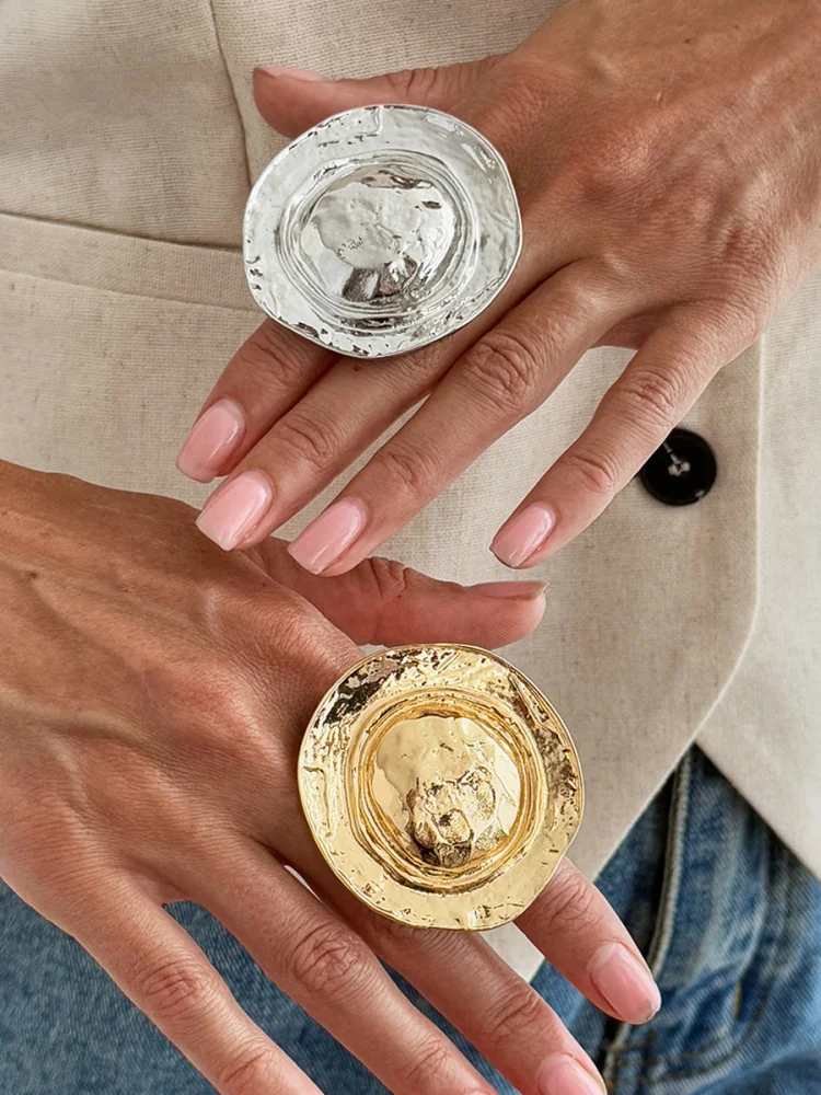 Exaggerated Metal Hat Brim Rings Creative Geometric Folded Joint Ring Faionable Ladies' Jewelry for Casual Daily Wear
Exaggerated Metal Hat Brim Rings Creative Geometric Folded Joint Ring Faionable Ladies' Jewelry for Casual Daily Wear