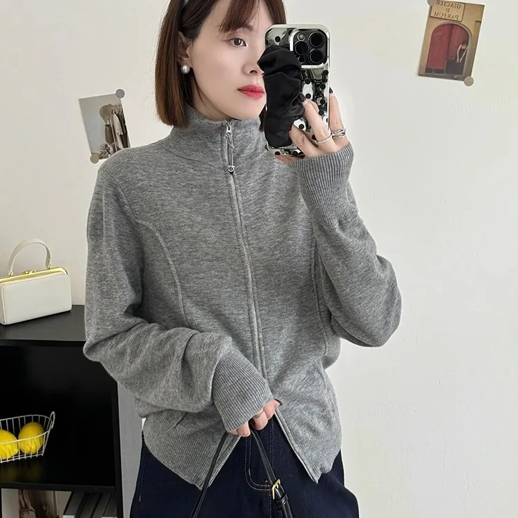 European casual stand up collar knitted cardigan women's 2024 autumn ultra-fine wool soft glutinous sweater double zipper top
European casual stand up collar knitted cardigan women's 2024 autumn ultra-fine wool soft glutinous sweater double zipper top
