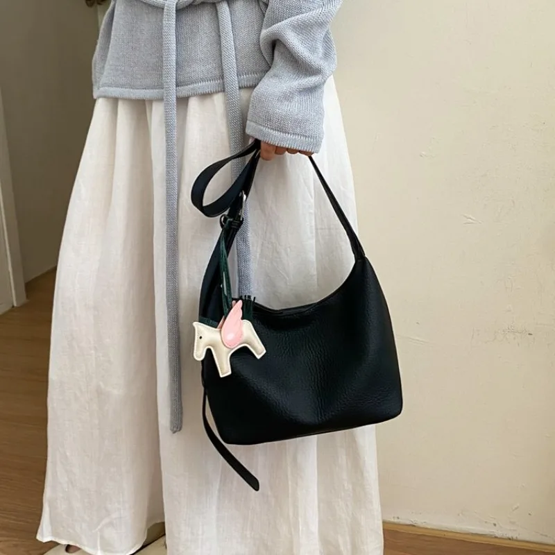 High End Trendy Ladies Leather Handbag Classic Elegant Vintage Casual Crossbody Messenger Tote Bag
High End Trendy Ladies Leather Handbag Classic Elegant Vintage Casual Crossbody Messenger Tote Bag
