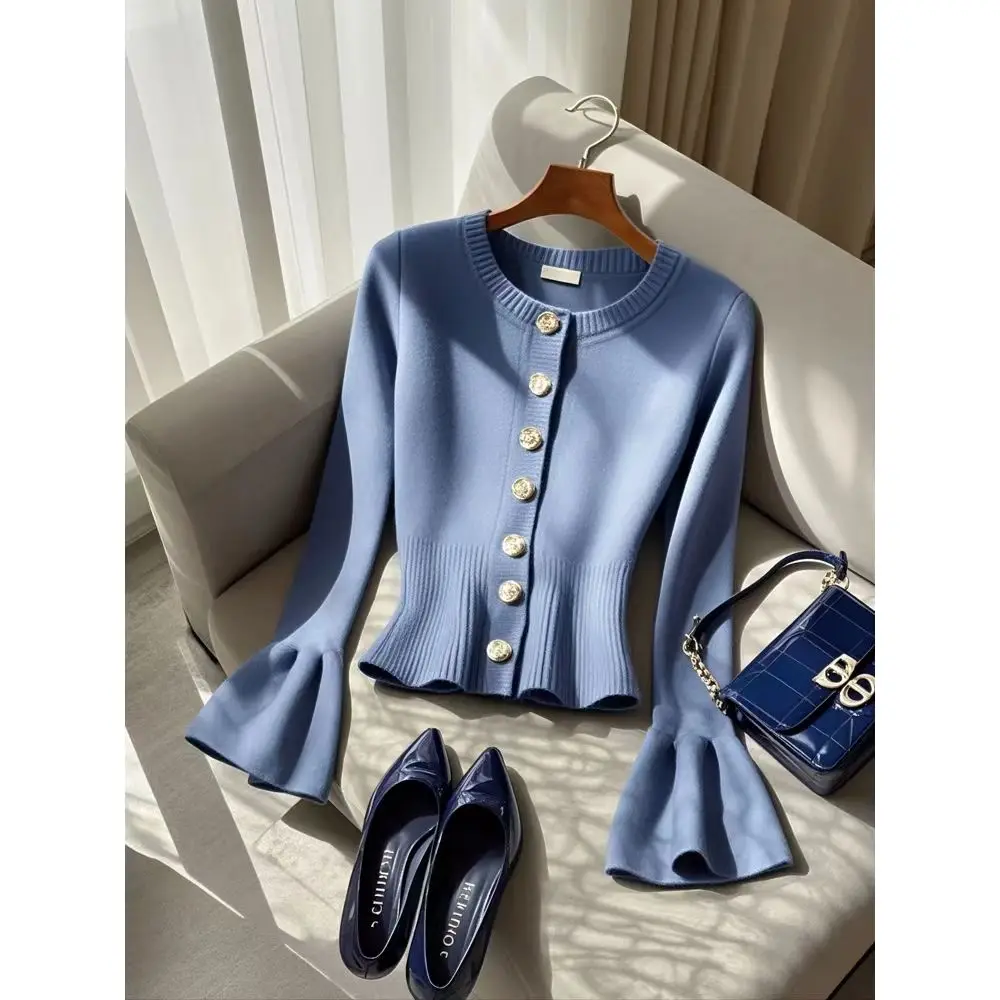 Korean O Neck Knit Women's Sweater Cardigan Flare Sleeve Autumn Fashion Outwears Knitwear Jackets Female Knitted Cardigan Tops
Korean O Neck Knit Women's Sweater Cardigan Flare Sleeve Autumn Fashion Outwears Knitwear Jackets Female Knitted Cardigan Tops