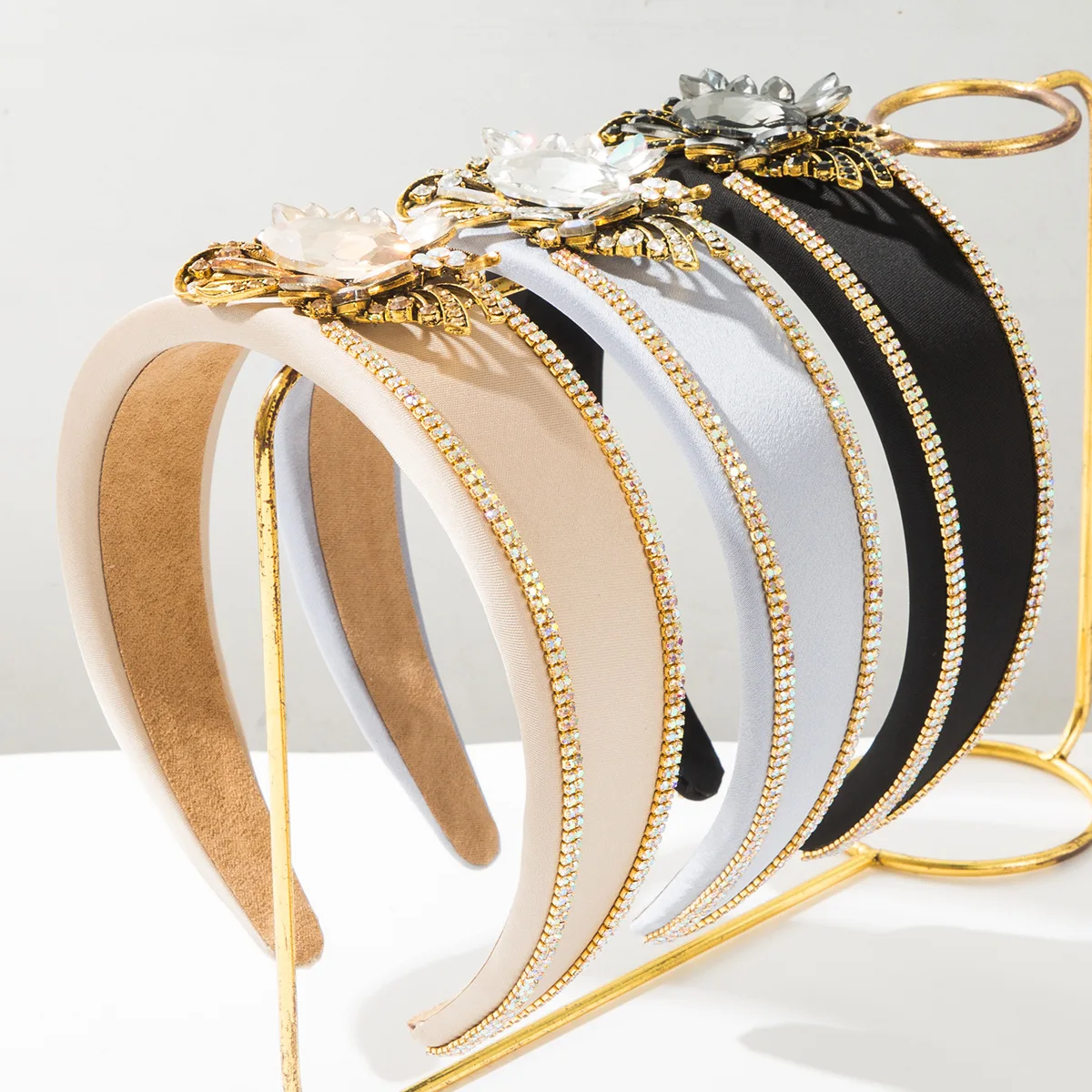 Korean Style Solid Color Chain Super Sparkly Glass Rhinestone Flower Wide Headband - High-end Exquisite Hair Accessory
Korean Style Solid Color Chain Super Sparkly Glass Rhinestone Flower Wide Headband - High-end Exquisite Hair Accessory
