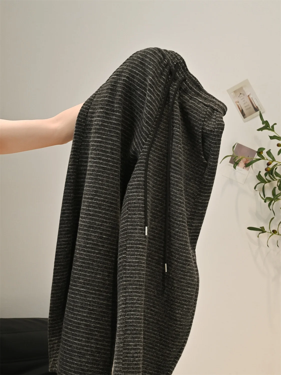 Off American Retro Lazy Striped Casual Sweatpants Women's Autumn Winter Loose Drapey Straight Hong Kong Sle High Waist E...
Off American Retro Lazy Striped Casual Sweatpants Women's Autumn Winter Loose Drapey Straight Hong Kong Sle High Waist E...