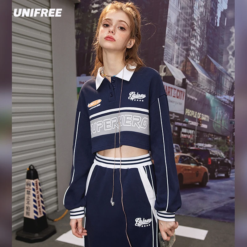 UNIDREE Contrast Stand Collar Sweatshirts Women American Retro Letter Print Short Hoodies Tops Sport Sexy Sweatshirts
UNIDREE Contrast Stand Collar Sweatshirts Women American Retro Letter Print Short Hoodies Tops Sport Sexy Sweatshirts