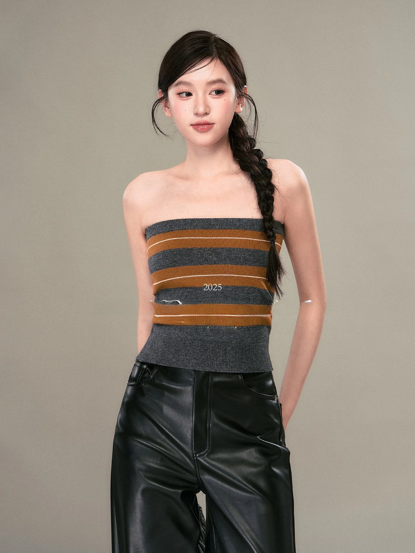 Женская майка OIOI E в полоску с цветовыми блоками, универсальная, для ранней осени, новая, базовый слой, нижнее белье
Женская майка OIOI E в полоску с цветовыми блоками, универсальная, для ранней осени, новая, базовый слой, нижнее белье