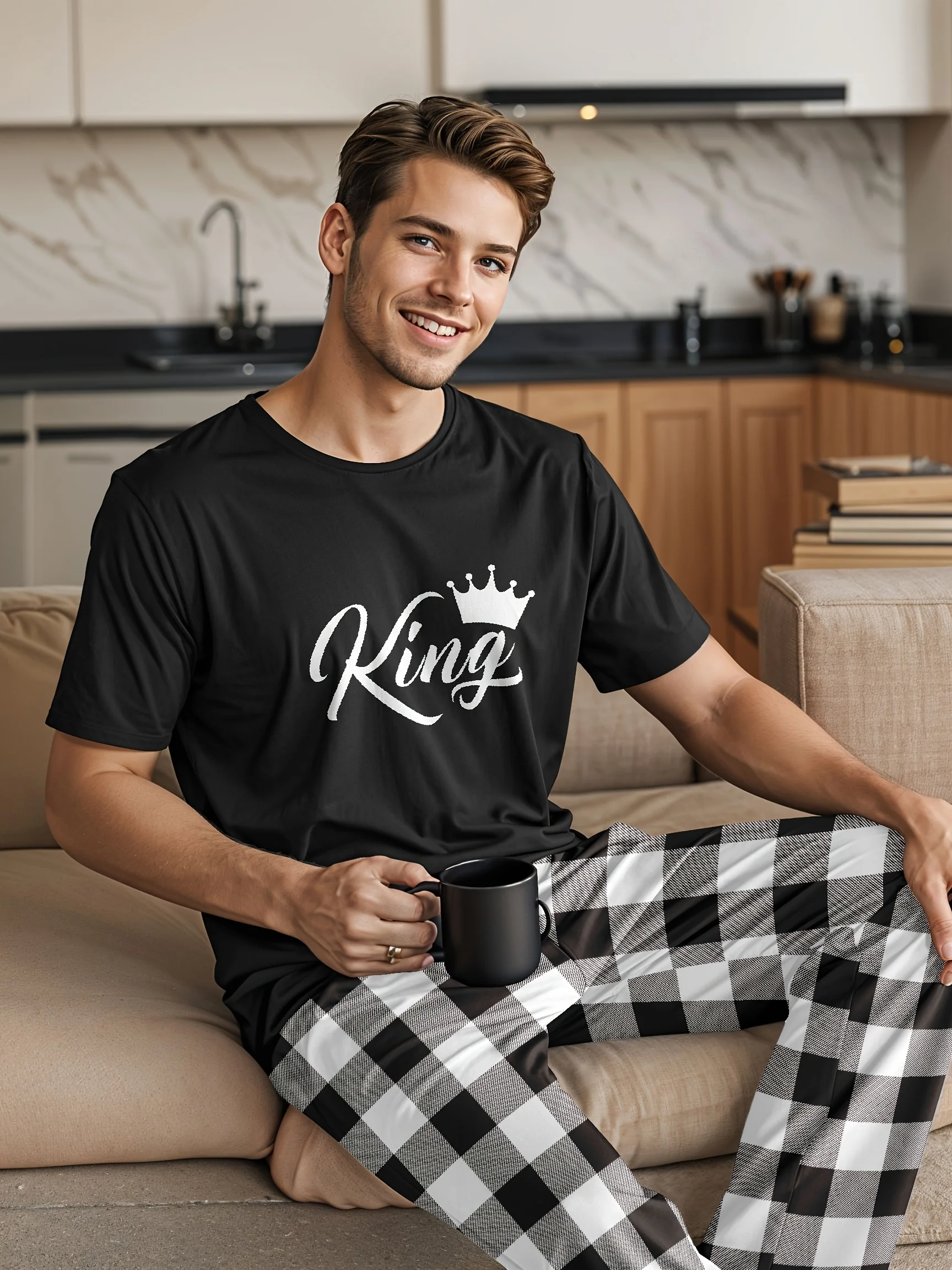 Men's pajama set, "King" and crown printed top and checkered-printed pants, comfortable summer clothing
Men's pajama set, "King" and crown printed top and checkered-printed pants, comfortable summer clothing