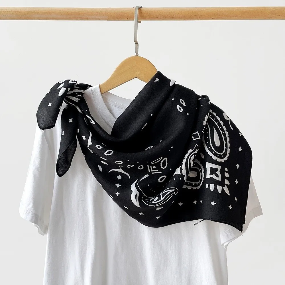 All-match Thin Square Scarf Korean Style Large Cashew Nut Print Silk Scarf Headband Breathable Square Handkerchief Women
All-match Thin Square Scarf Korean Style Large Cashew Nut Print Silk Scarf Headband Breathable Square Handkerchief Women