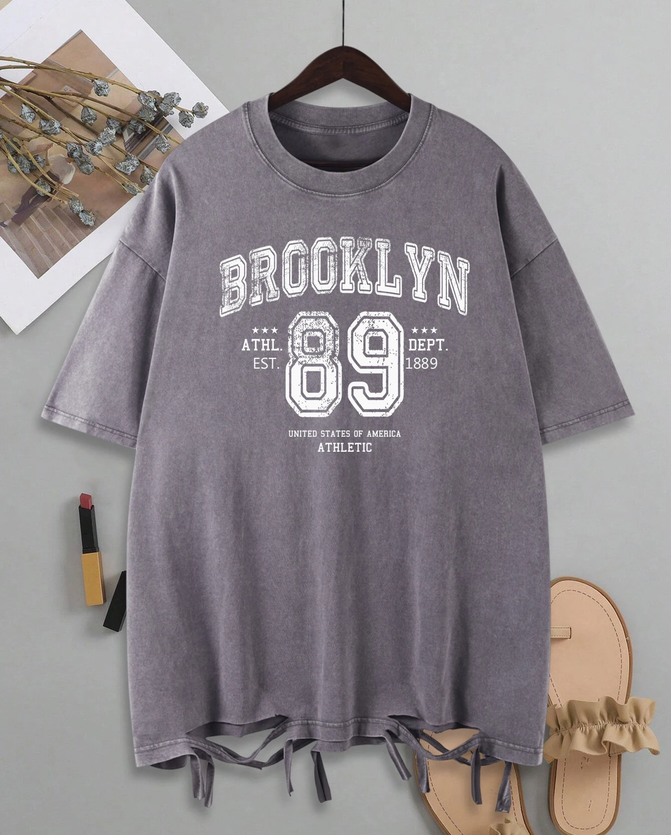 Ретро Brooklyn 89, художественный дизайн с буквами, женские футболки с потертыми отверстиями, спортивная женская футболка с круглым вырезом, хлопковая футболка в стиле хип-хоп с коротким рукавом
Ретро Brooklyn 89, художественный дизайн с буквами, женские футболки с потертыми отверстиями, спортивная женская футболка с круглым вырезом, хлопковая футболка в стиле хип-хоп с коротким рукавом