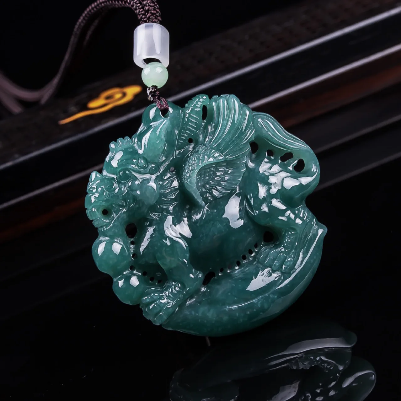Myanmar Jadeite kylin Pendant Necklace Carved Amulet Charm Luxury Talismans Stone Gifts for Women Burmese Jade Vintage Designer
Myanmar Jadeite kylin Pendant Necklace Carved Amulet Charm Luxury Talismans Stone Gifts for Women Burmese Jade Vintage Designer