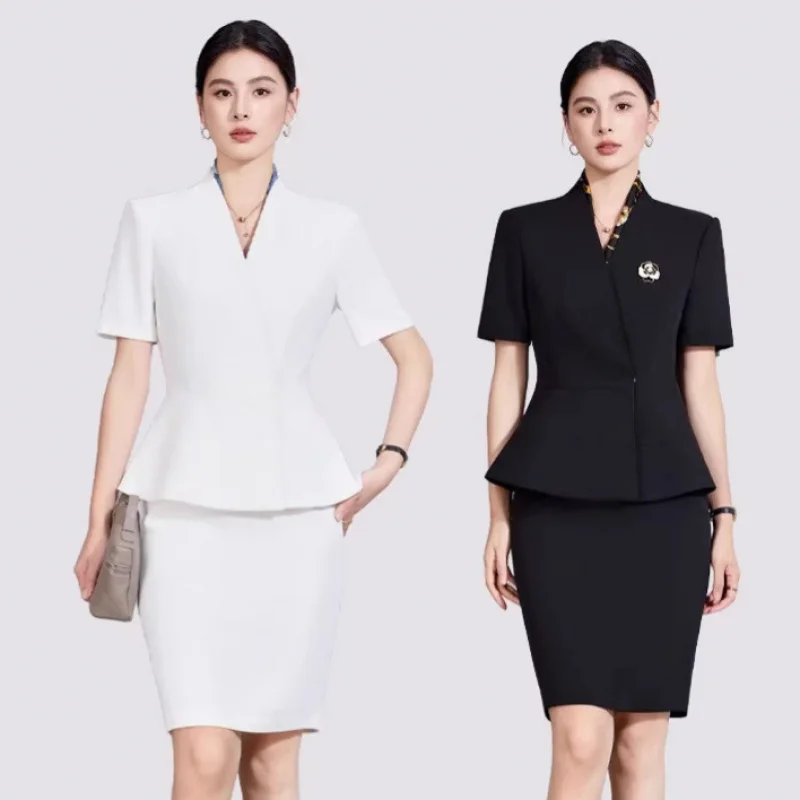 High-end professional women's skirt suit, black blazer, stylish business formal attire, women's beauty consultant workwear, tren
High-end professional women's skirt suit, black blazer, stylish business formal attire, women's beauty consultant workwear, tren
