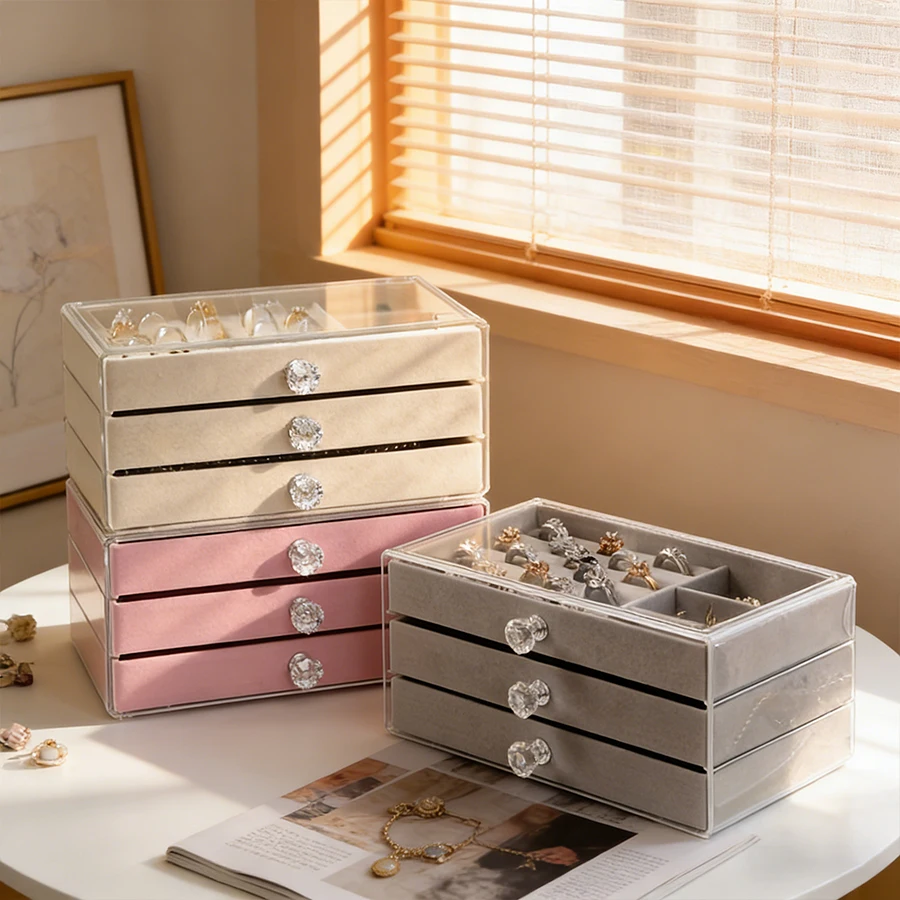 Three-layer velvet jewelry storage box for storing and displaying various jewelry items such as necklaces, bracelets, earrings,
Three-layer velvet jewelry storage box for storing and displaying various jewelry items such as necklaces, bracelets, earrings,