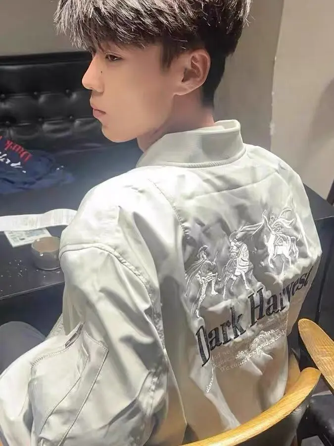 Американский ретро военный летный тюнер с вышивкой, свободный повседневный или широкий верхняя одежда для пар, мужской тюнер с воротником свободного покроя
Американский ретро военный летный тюнер с вышивкой, свободный повседневный или широкий верхняя одежда для пар, мужской тюнер с воротником свободного покроя