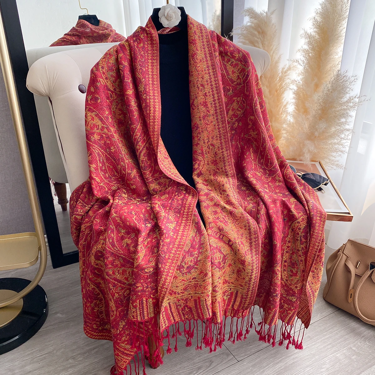 Роскошный зимний женский кашемировый шарф - шаль с кисточками и вышивкой, мусульманский модальный хиджаб, платок и теплое пончо
Роскошный зимний женский кашемировый шарф - шаль с кисточками и вышивкой, мусульманский модальный хиджаб, платок и теплое пончо