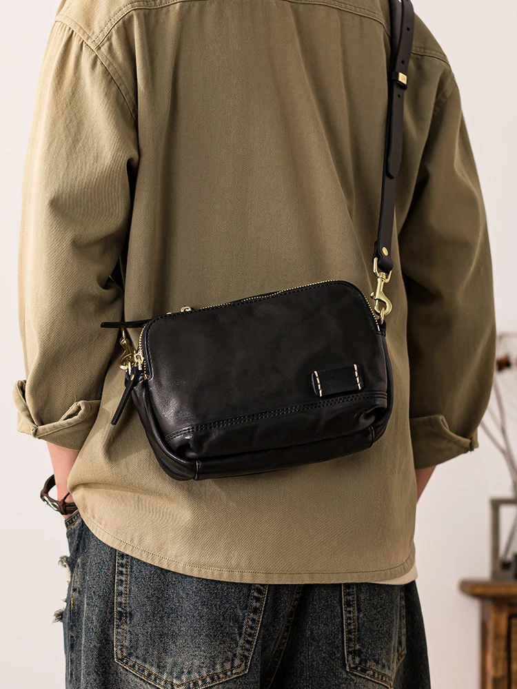 Simple fashion luxury genuine leather men's black shoulder bag outdoor weekend daily handmade cow leather teens crossbody bag
Simple fashion luxury genuine leather men's black shoulder bag outdoor weekend daily handmade cow leather teens crossbody bag