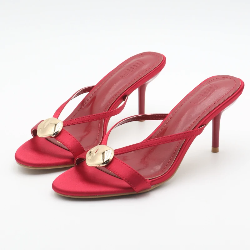 Metal Embellished Satin high Heeled Slippers Sandals for Women Fashion Round Toe Backless Dress Shoe Luxury Brand Designer Heels
Metal Embellished Satin high Heeled Slippers Sandals for Women Fashion Round Toe Backless Dress Shoe Luxury Brand Designer Heels