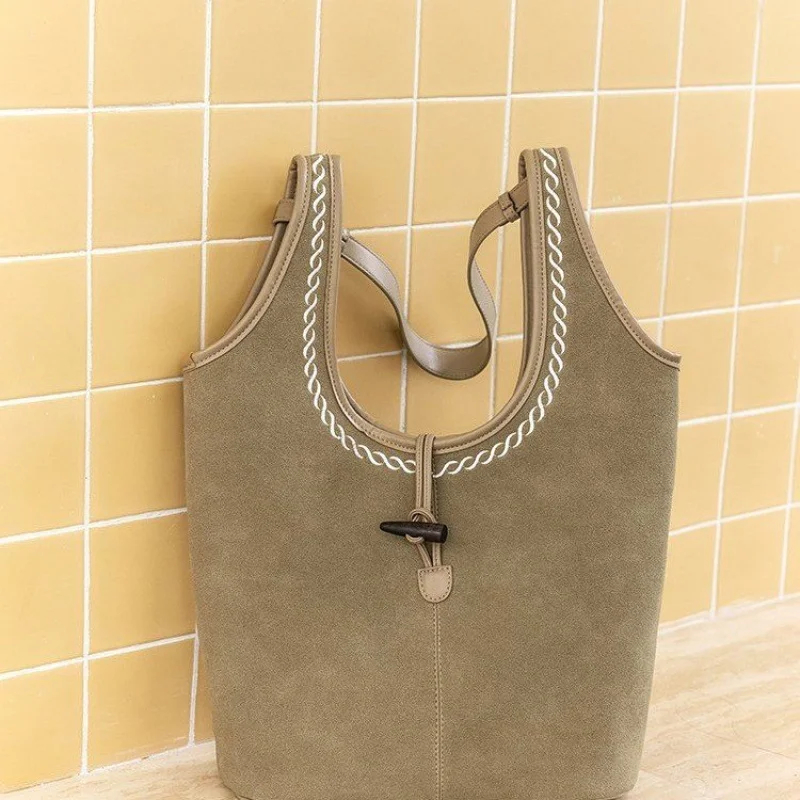 Women's Shoulder Bag Made Of Orchard-Printed Leather Boasting Paris High-End Vintage Neat Daily Look
Women's Shoulder Bag Made Of Orchard-Printed Leather Boasting Paris High-End Vintage Neat Daily Look