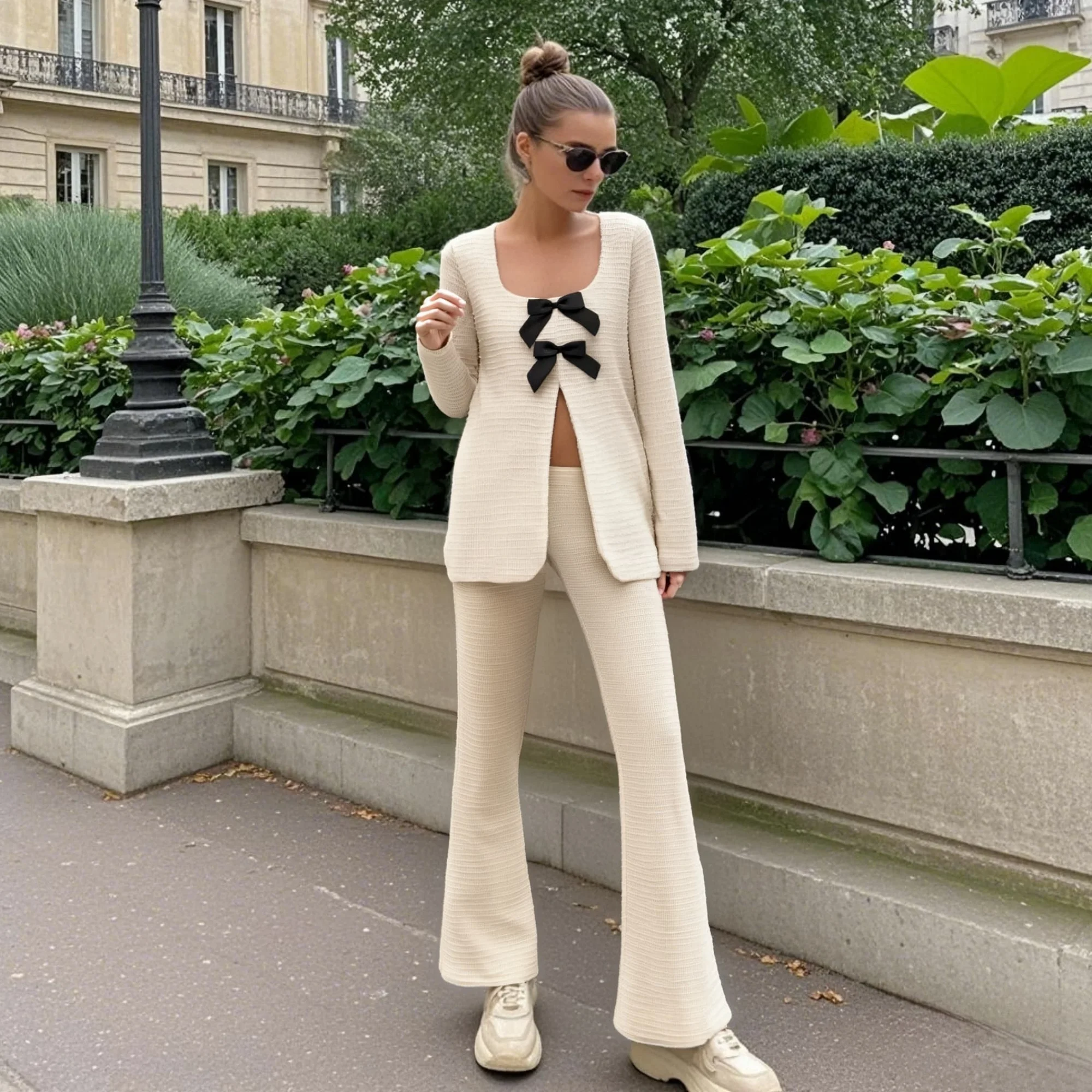 2025 Myst&Za2025 Spring New Bow Decoration Round Neck Long Sleeve Top for Slimming, High Waist, Trumpet Pants Set
2025 Myst&Za2025 Spring New Bow Decoration Round Neck Long Sleeve Top for Slimming, High Waist, Trumpet Pants Set