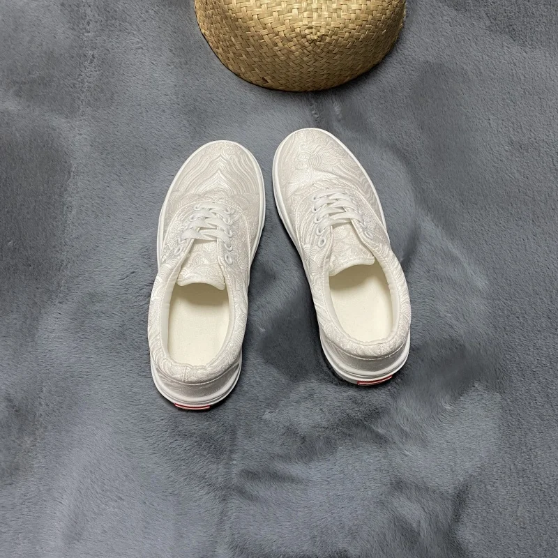 White Sneakers for Summer, Large Size Men's Shoes, Fashionable Casual Shoes, Breathable Casual Trendy Shoes, Versatile White Sneakers for Men
White Sneakers for Summer, Large Size Men's Shoes, Fashionable Casual Shoes, Breathable Casual Trendy Shoes, Versatile White Sneakers for Men