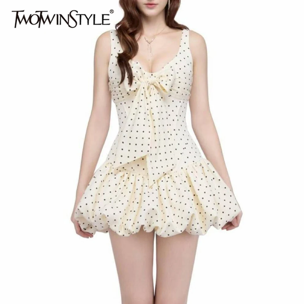 TWOTWINSTYLE French Sweet Polka Dot Corset Mini Dresses for Women V Neck Sleeveless Bow Accent Puff Skirt for Birthdays Party
TWOTWINSTYLE French Sweet Polka Dot Corset Mini Dresses for Women V Neck Sleeveless Bow Accent Puff Skirt for Birthdays Party