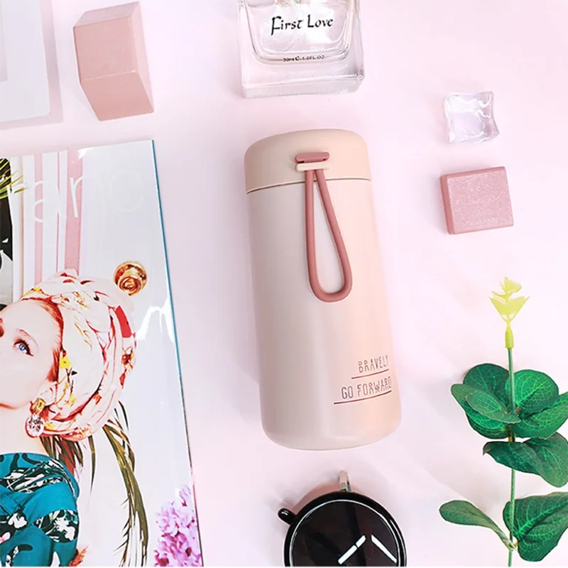 Cute, compact, handy thermos cups, simple, fresh and portable stainless steel cups for students' party.
Cute, compact, handy thermos cups, simple, fresh and portable stainless steel cups for students' party.