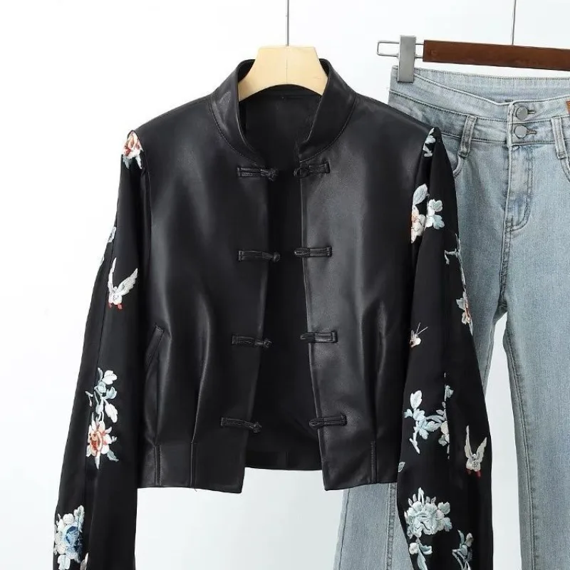 New Spring Style with High-end Stylish Spliced Sleeve Design Women Featuring Short Faux Sheepskin National Trend with Button
New Spring Style with High-end Stylish Spliced Sleeve Design Women Featuring Short Faux Sheepskin National Trend with Button