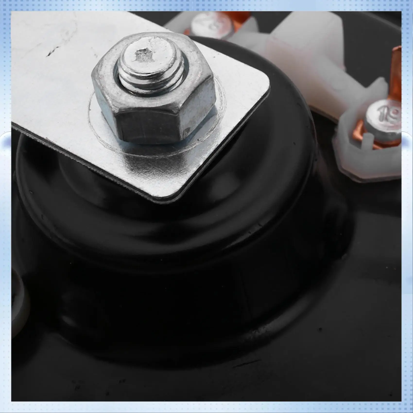 NEW-12V 115DB Universal Chrome-Plated Car Horn Compact Super-Sound Car Truck Motorcycle Waterproof Grille Horn Accessories
NEW-12V 115DB Universal Chrome-Plated Car Horn Compact Super-Sound Car Truck Motorcycle Waterproof Grille Horn Accessories