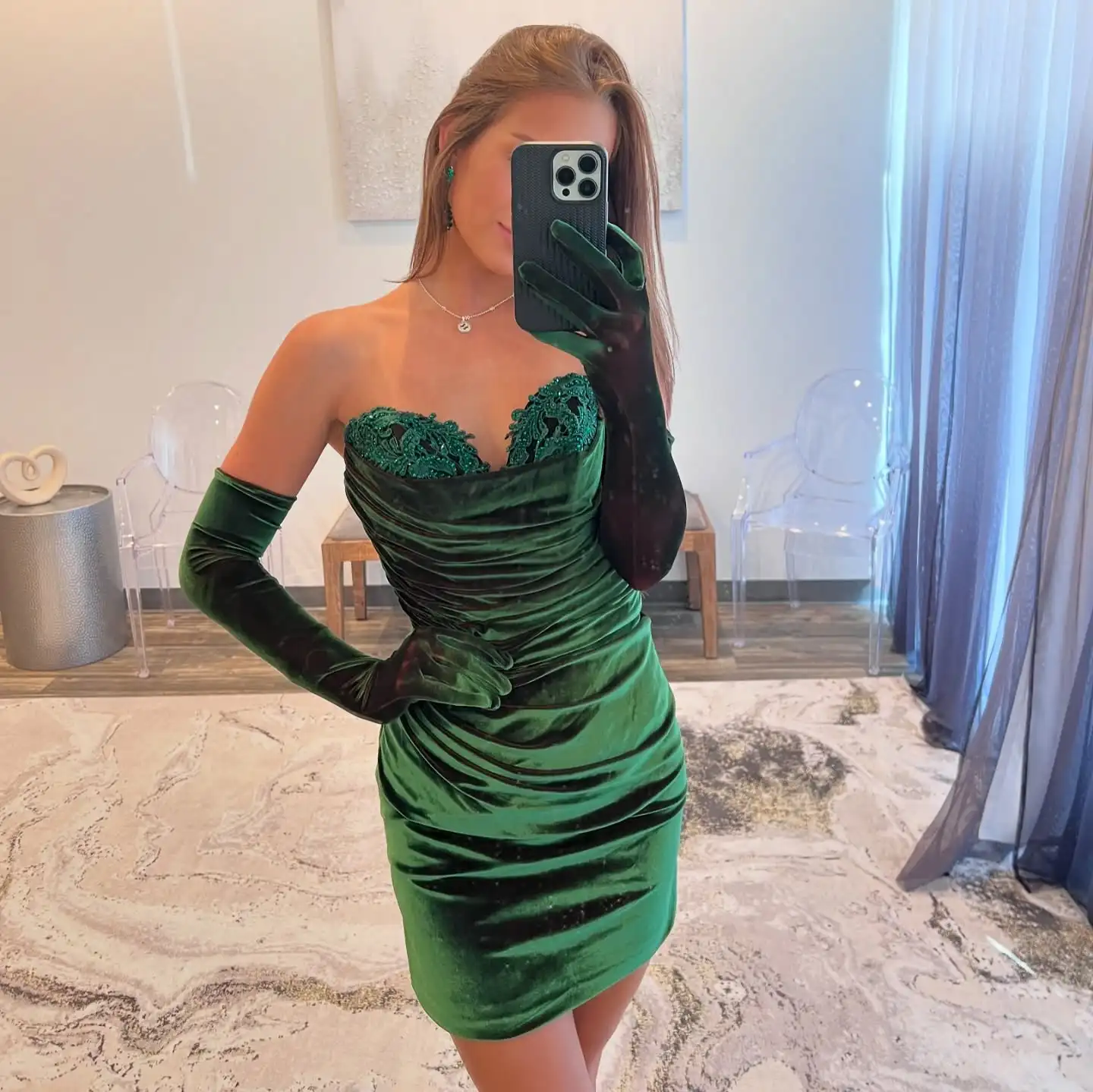 Velvet Vintage Strapless Cocktail Dresses Sweetheart Appliques Pleats Backless Mini Prom Dress Sexy Masquerade Party Gowns
Velvet Vintage Strapless Cocktail Dresses Sweetheart Appliques Pleats Backless Mini Prom Dress Sexy Masquerade Party Gowns