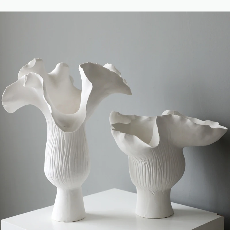 Ceramic Vase White Handicraft in The Shape of Irregular Flower Buds Flower Vase Floral Arrangement Accessories Home Decoration
Ceramic Vase White Handicraft in The Shape of Irregular Flower Buds Flower Vase Floral Arrangement Accessories Home Decoration